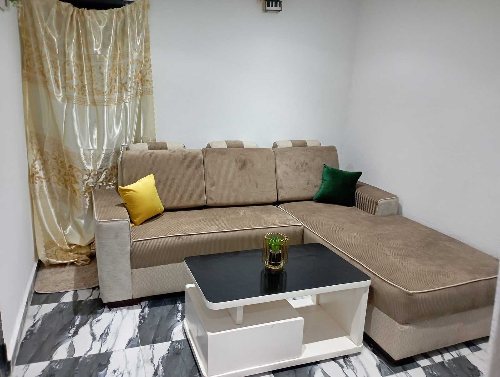Studio meublé disponible à la Riviera 2, station first petroleum